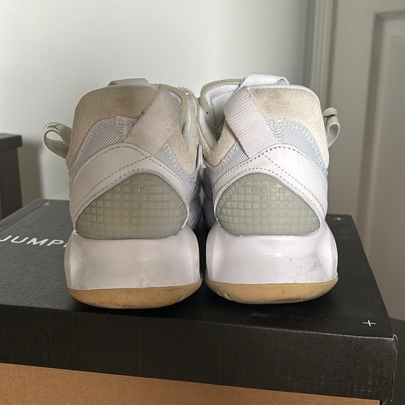 Women’s Jordan’s MA2 - Picture 3 of 14